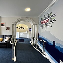 Eingangsbereich Cork English College