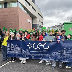 Sprachschüler St. Patricks Day beim Cork English College
